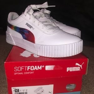 PUMA GIRL SIZE 5 WORN A COUPLE TIMES STILL IN LIKE NEW CONDITION